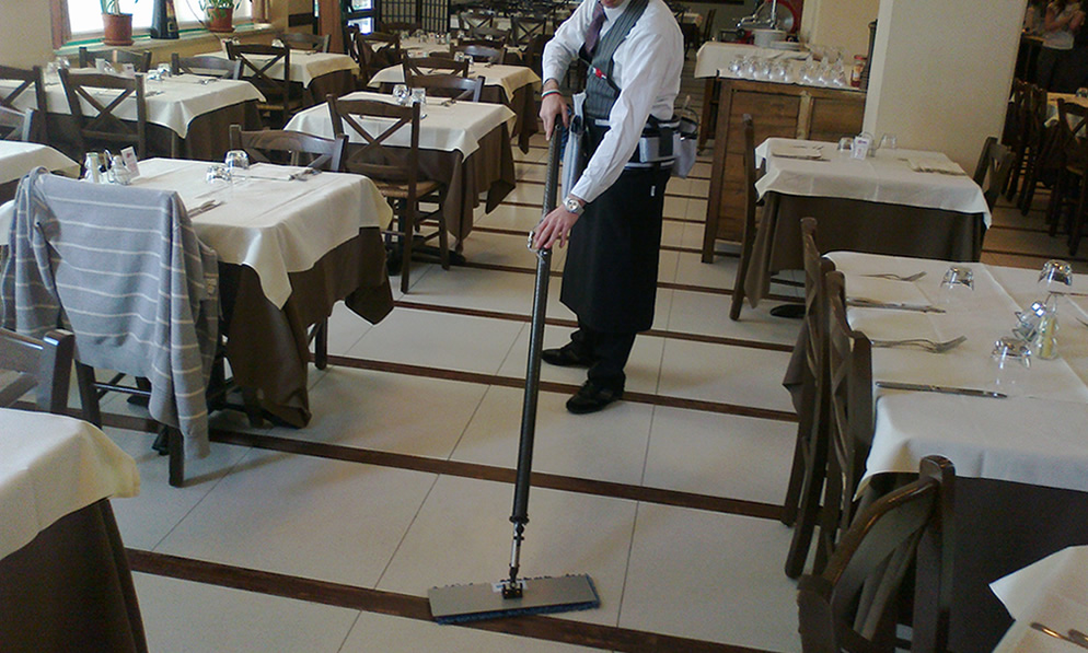 floor cleaning machine