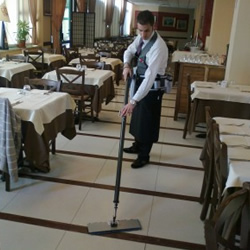 Maquinaria específica para la limpieza de suelos y sanitización de restaurantes, hoteles, hogares de ancianos, hospitales