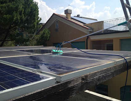 pulire pannelli fotovoltaici con le macchine Vipclean | manutenzione e pulizia impianti fotovoltaici